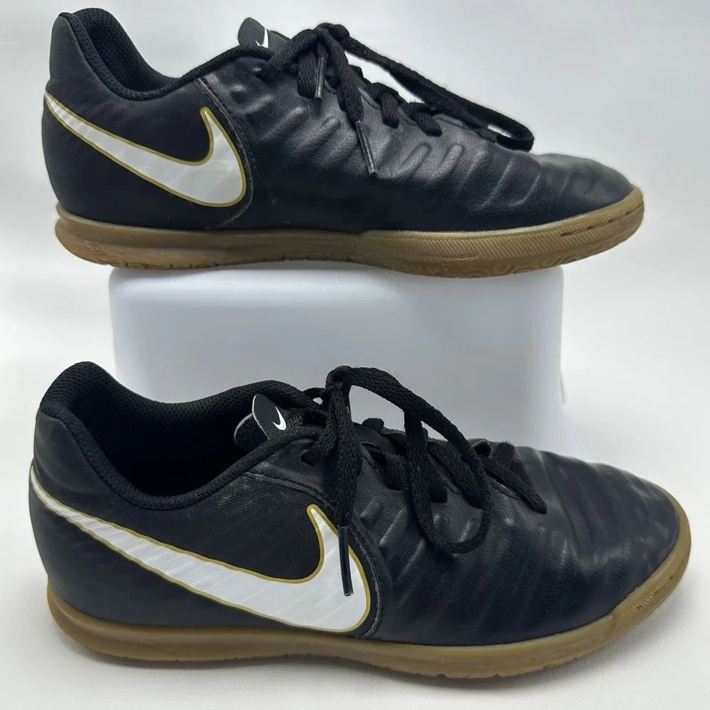 Nike Tiempo X Indoor Soccer Shoes Black/Gold‎ Boys Size 4.5Y 897735-002